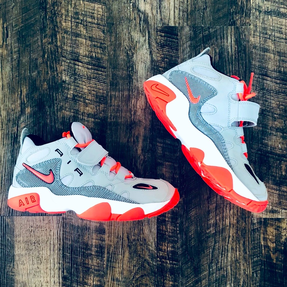 Nike Air Turf Raider Boys Cross Training Shoes